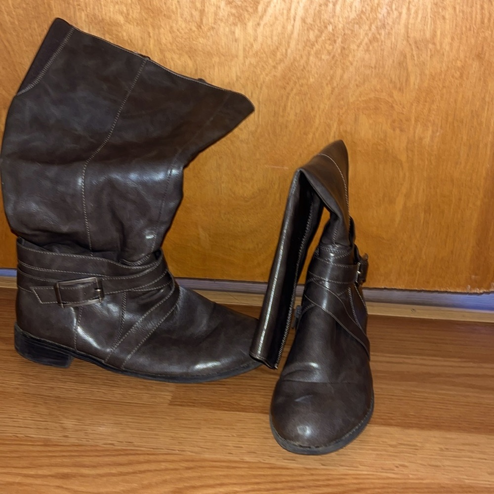 Size 10 wide calf Life Stride boots